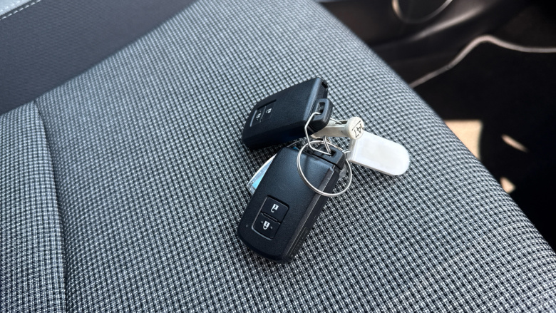 Toyota Yaris 1.5 Hybrid Y20 5dr CVT [Bi-tone] Hybrid Hatchback